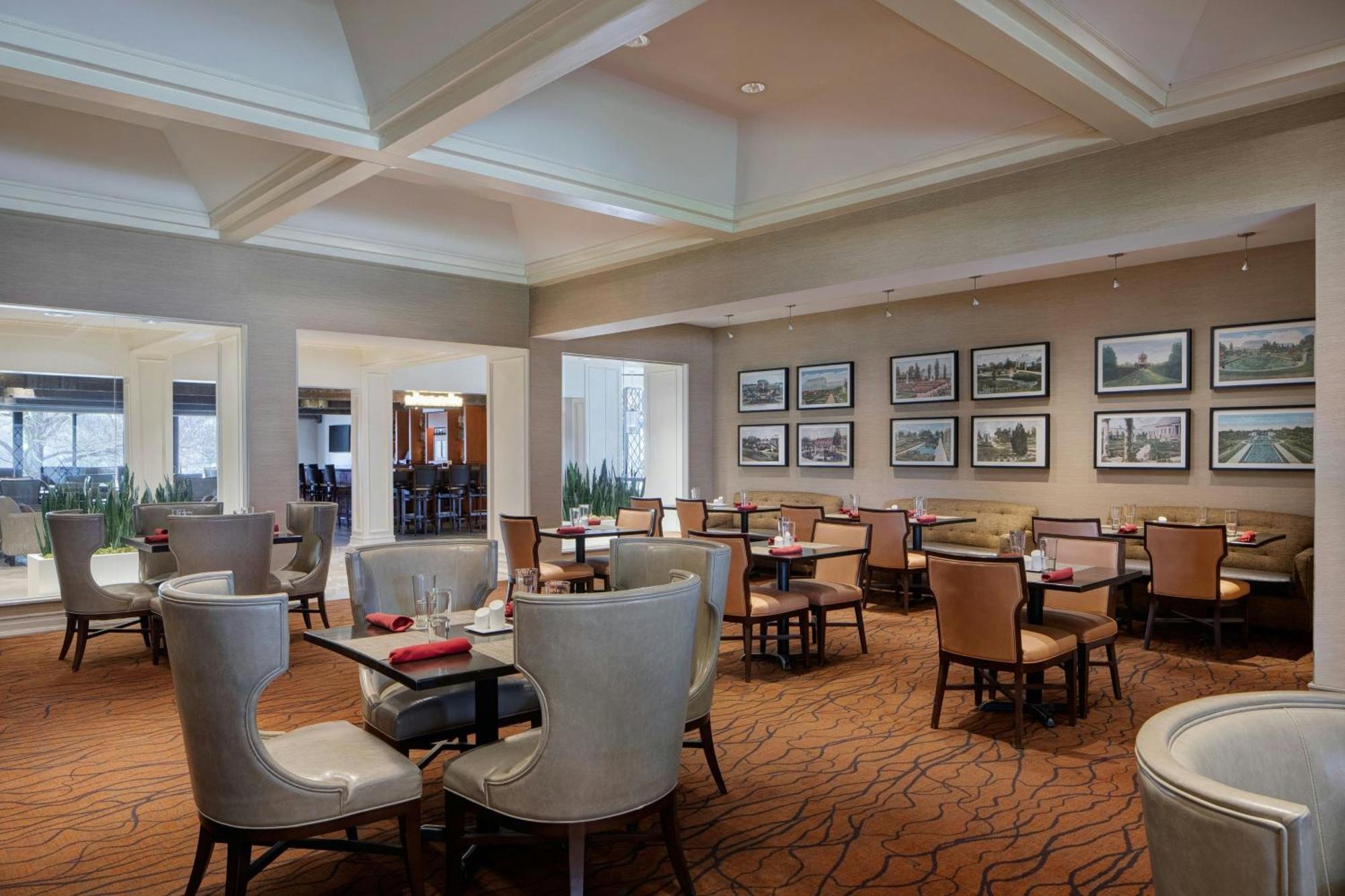 Sheraton Westport Lakeside Chalet Мэриленд-Хайтс Экстерьер фото